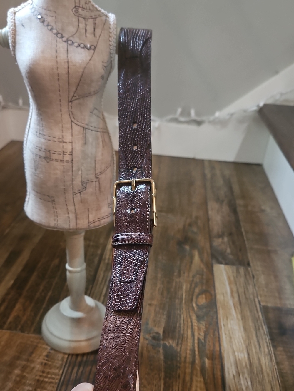 Buxton Craftmark Men's Genuine Alligator Brown  Leather Belt with Gold Buckle